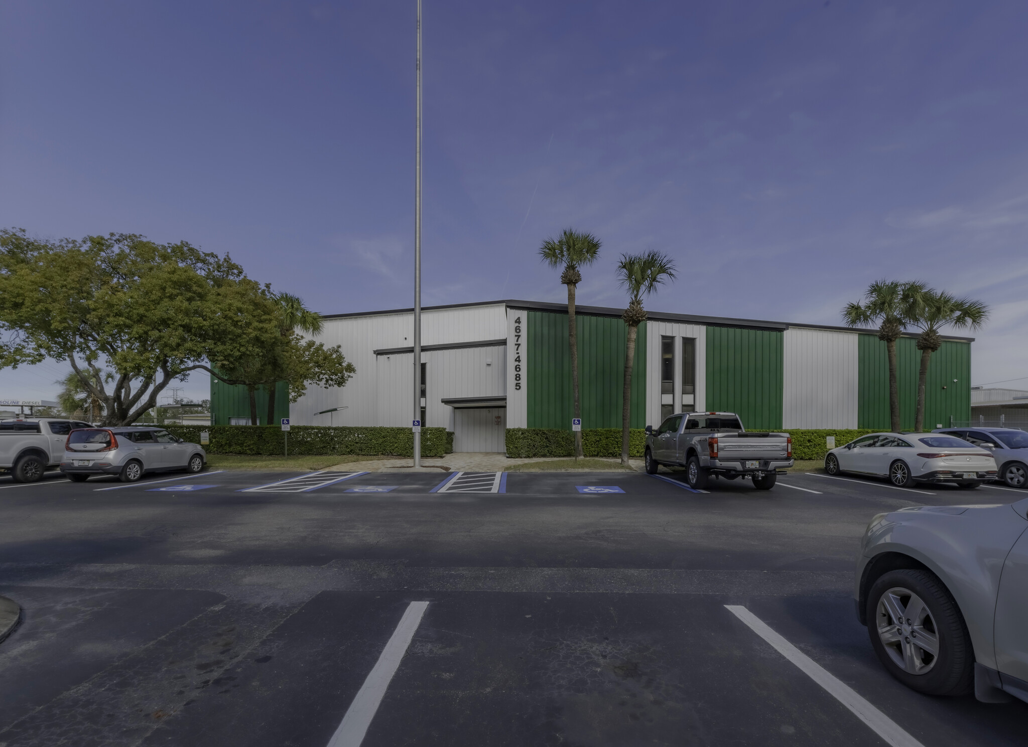 4677 118th Ave N, Clearwater, FL en venta Foto del edificio- Imagen 1 de 52