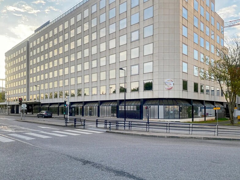 1 Rue Georges Stephenson, Montigny-le-Bretonneux en alquiler - Foto del edificio - Imagen 3 de 26