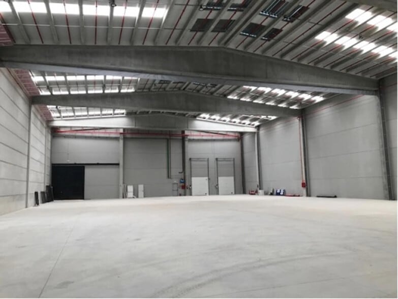 Nave en San Fernando de Henares, Madrid en alquiler - Foto del interior - Imagen 1 de 4