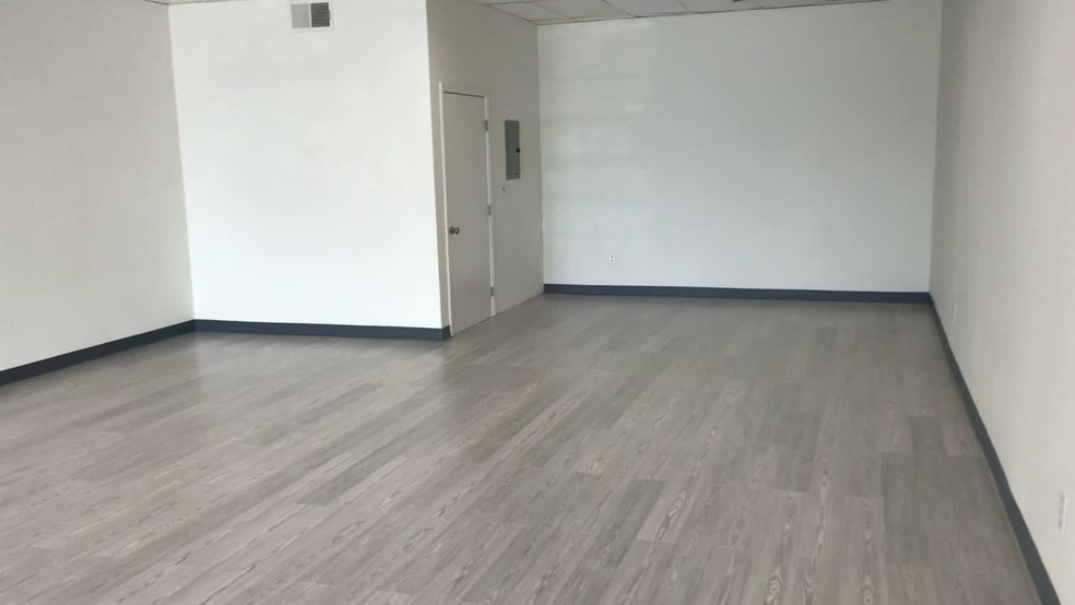 8120-8122 Sepulveda Blvd, Panorama City, CA en alquiler - Vídeo de anuncio comercial - Imagen 2 de 12