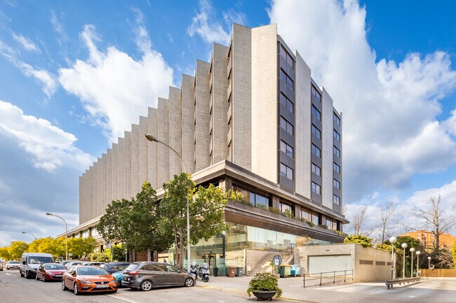 Más detalles de Carrer de Frederic Mompou, 3, Sant Just Desvern - Oficina en alquiler