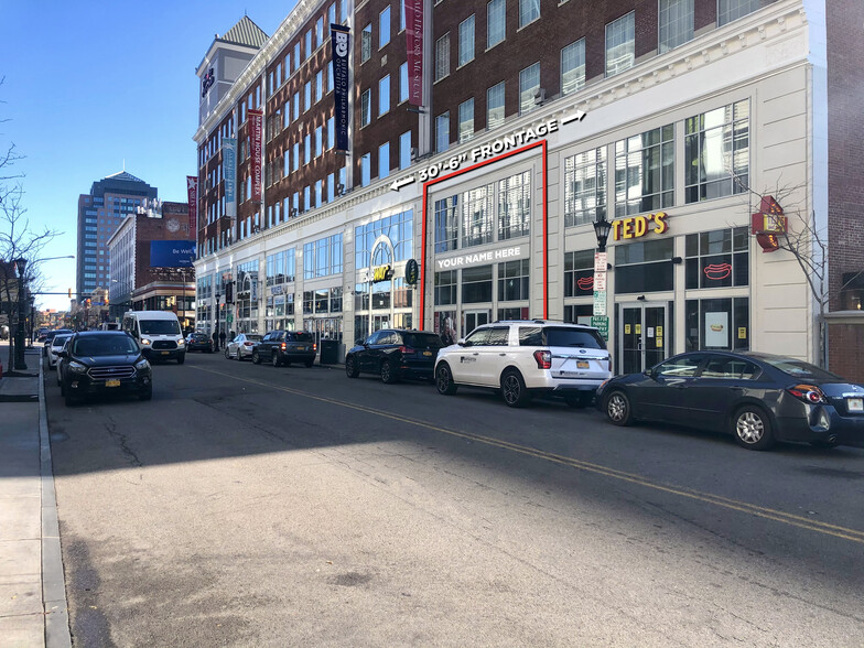 114 W Chippewa St, Buffalo, NY en alquiler - Foto del edificio - Imagen 1 de 4