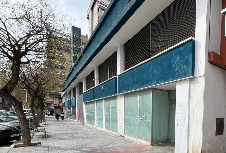 Local en Elche, Alicante en alquiler Foto del edificio- Imagen 1 de 5