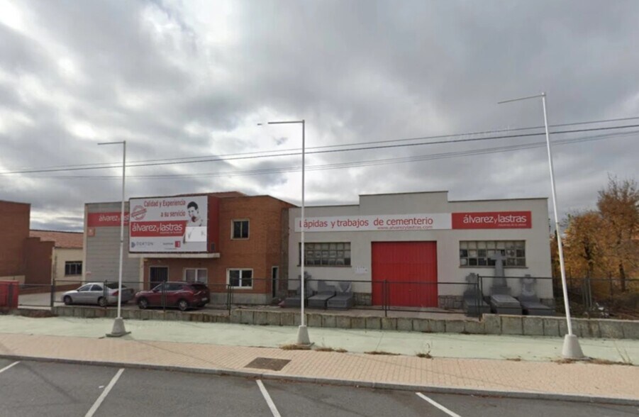 Calle de Jorge de Santayana, 25, Ávila, Ávila en venta - Foto del edificio - Imagen 2 de 2