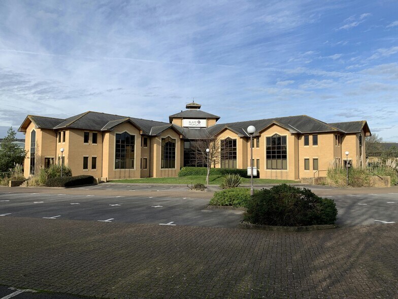 Compass Rd, Portsmouth en alquiler - Foto del edificio - Imagen 2 de 19