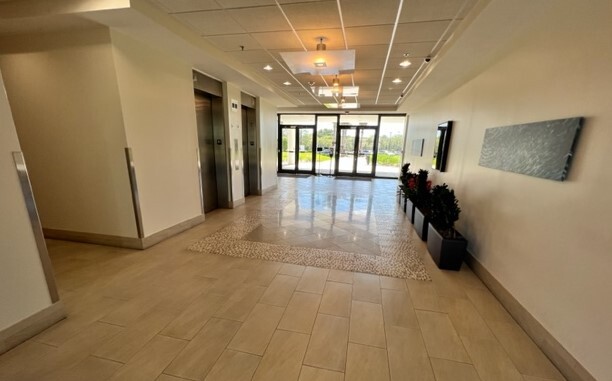 9485 Regency Square Blvd, Jacksonville, FL en alquiler - Foto del interior - Imagen 3 de 8