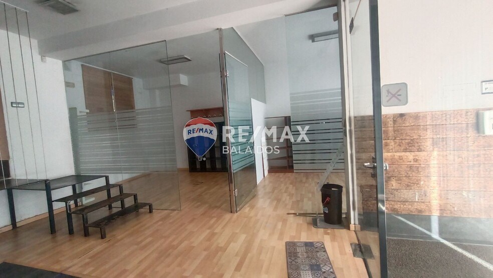 Local en Vigo, Pontevedra en venta - Foto del edificio - Imagen 3 de 31