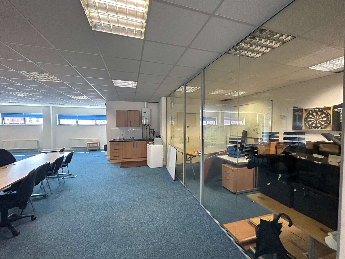 91-97 Ormeau Rd, Belfast, CAT BT7 1SH - Unidad 4 -  - Foto del interior - Image 2 of 2