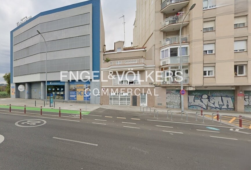 Edificio residencial en Sant Adrià de Besòs, Barcelona en venta - Foto del edificio - Imagen 2 de 4