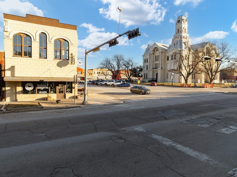 100 W Elm St, Hillsboro, TX en venta - Foto del edificio - Imagen 3 de 36