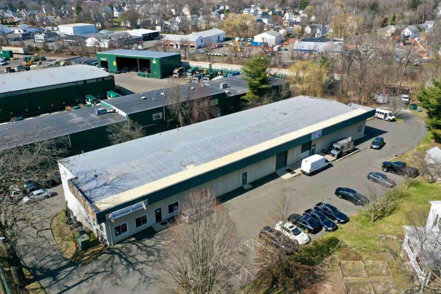 16 Beaver Brook Rd, Danbury, CT en venta - Foto del edificio - Imagen 1 de 12