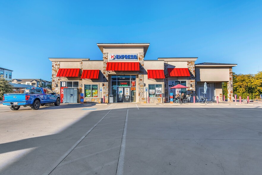 5745 Golden Triangle Blvd, Fort Worth, TX en venta - Foto del edificio - Imagen 1 de 50