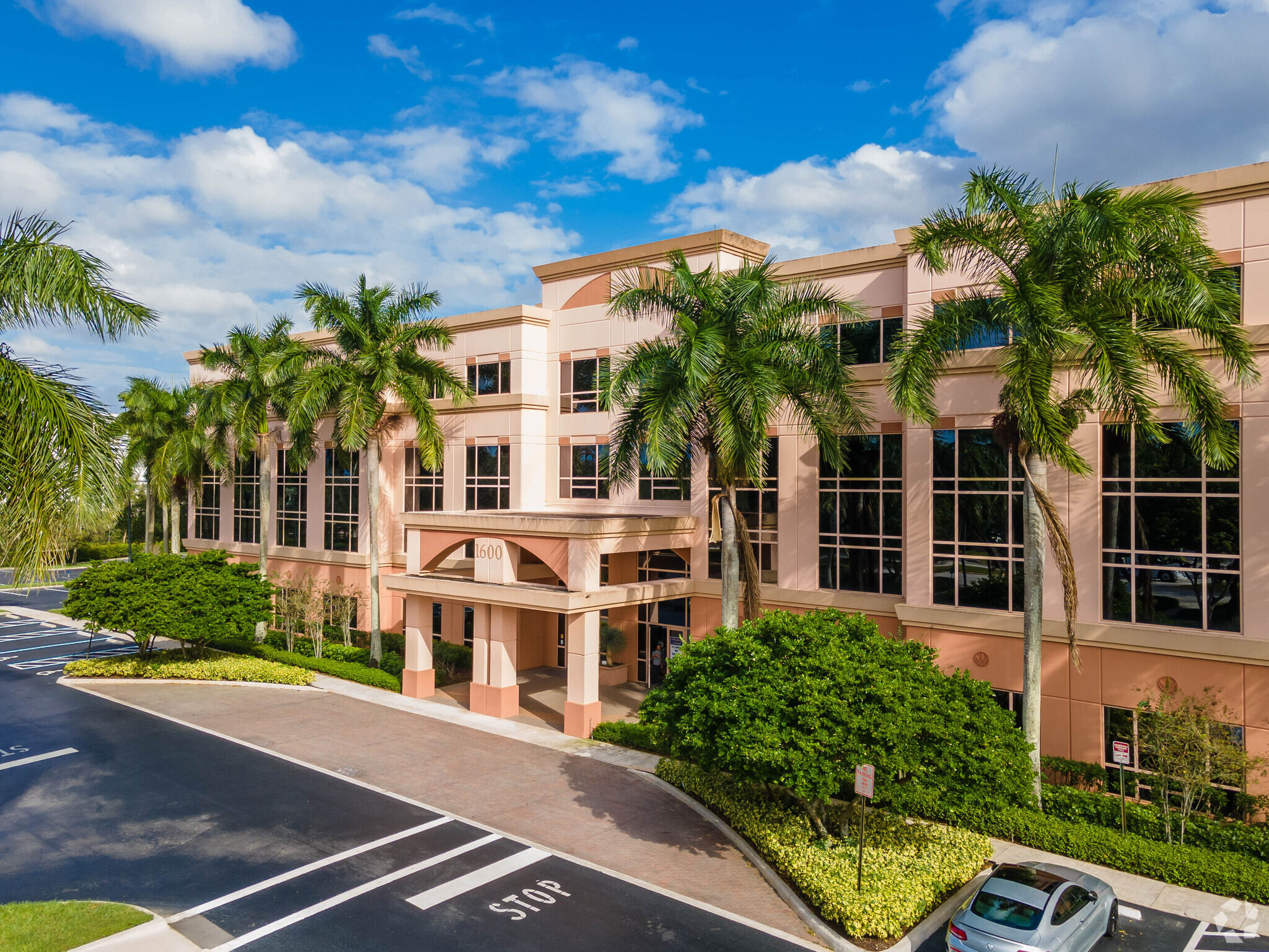 1600 Sawgrass Corporate Pky, Sunrise, FL en alquiler Foto principal- Imagen 1 de 6