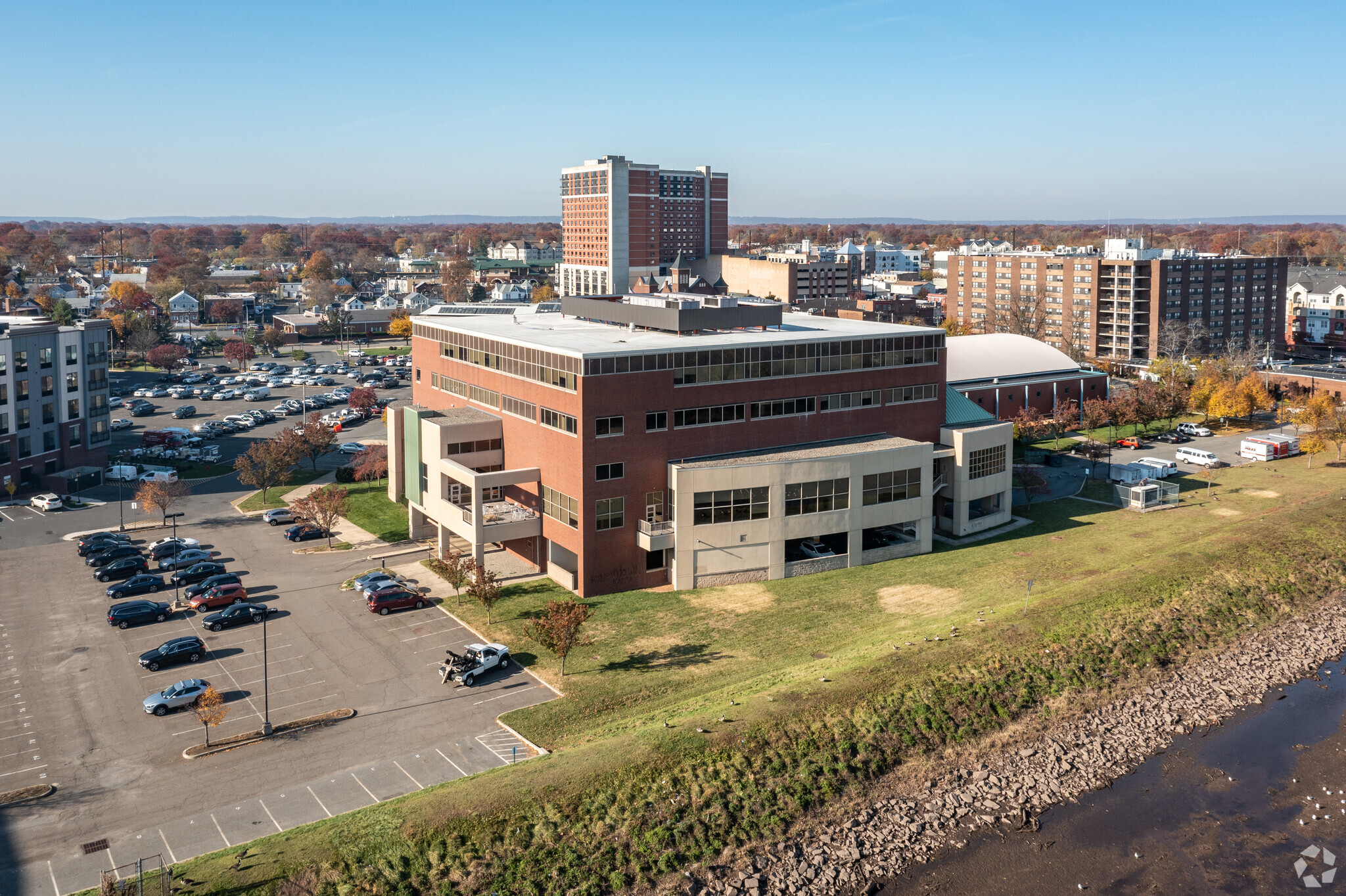 2 City Hall Plz, Rahway, NJ en venta Foto del edificio- Imagen 1 de 8