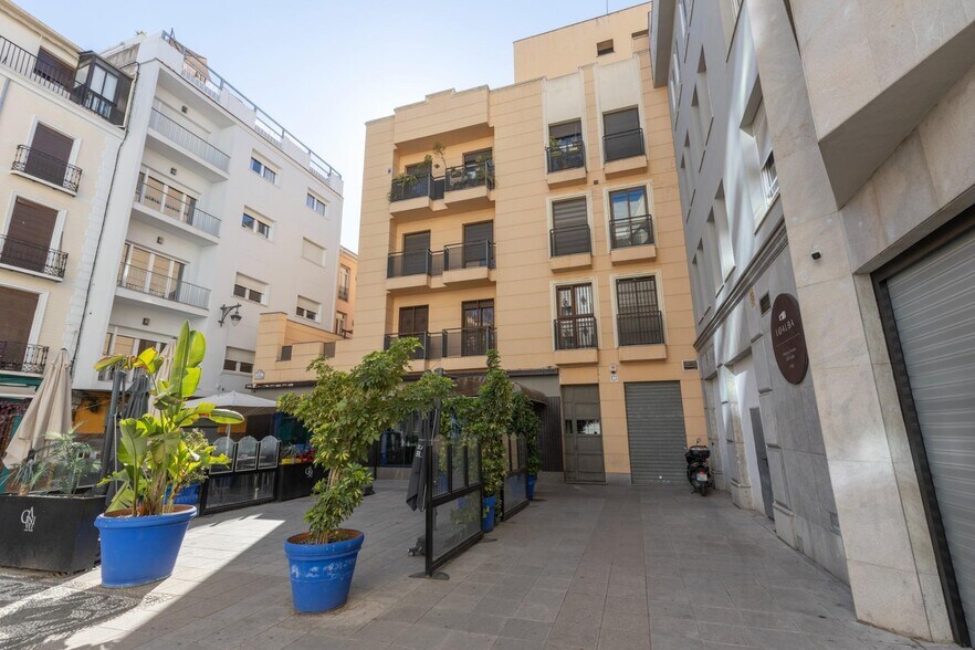 Calle Ángel Ganivet, 13, Granada, Granada en venta - Foto principal - Imagen 1 de 50