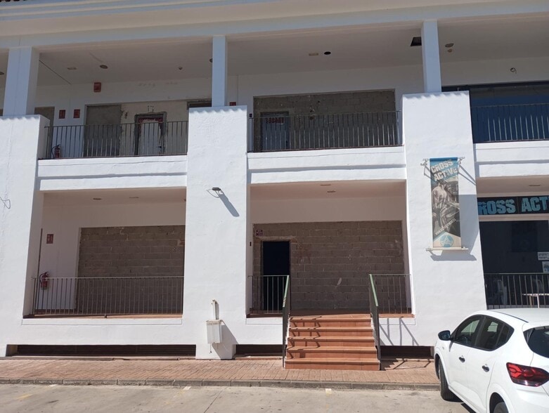 Local en San Roque, Cádiz en venta - Foto del edificio - Imagen 3 de 9