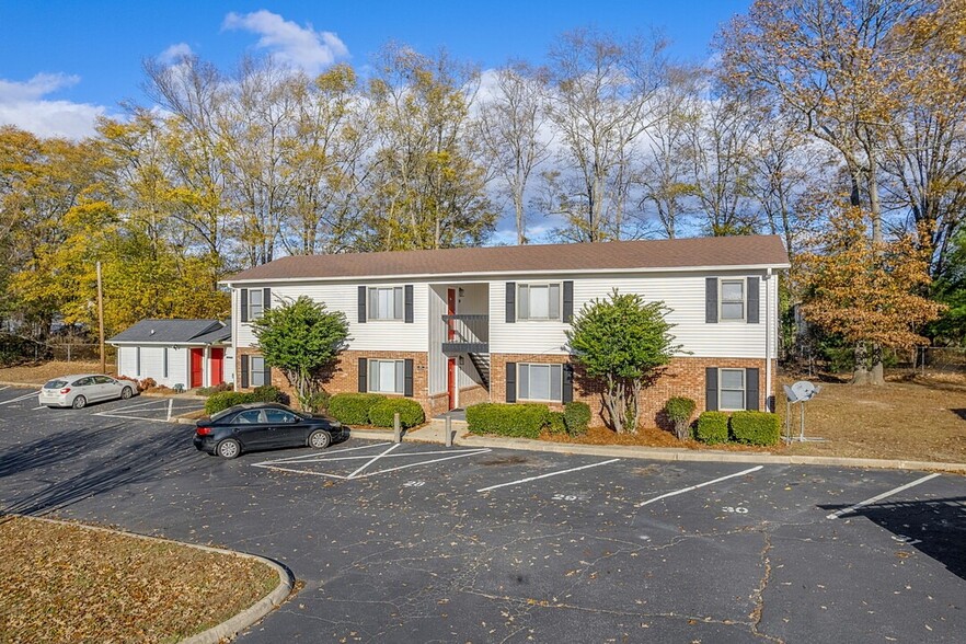 710 N Maple St, Simpsonville, SC en venta - Foto del edificio - Imagen 1 de 11