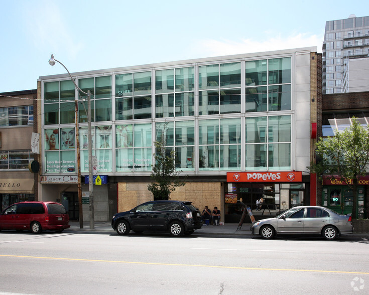 181 Eglinton Ave E, Toronto, ON en alquiler - Foto del edificio - Imagen 3 de 4