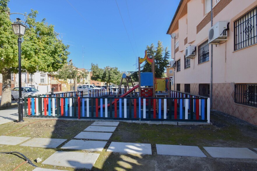 Terreno en Cúllar Vega, Granada en venta - Foto del edificio - Imagen 2 de 29