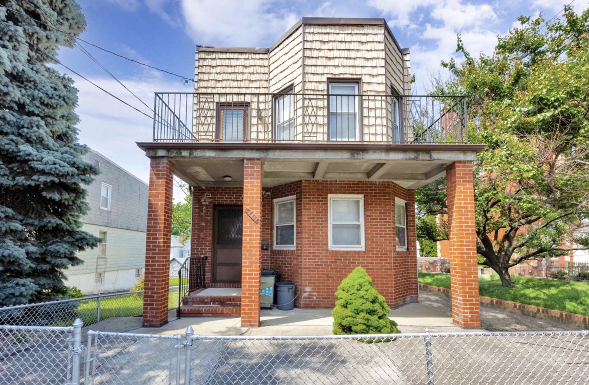 6715 52nd Ave, Maspeth, NY en venta Foto principal- Imagen 1 de 4