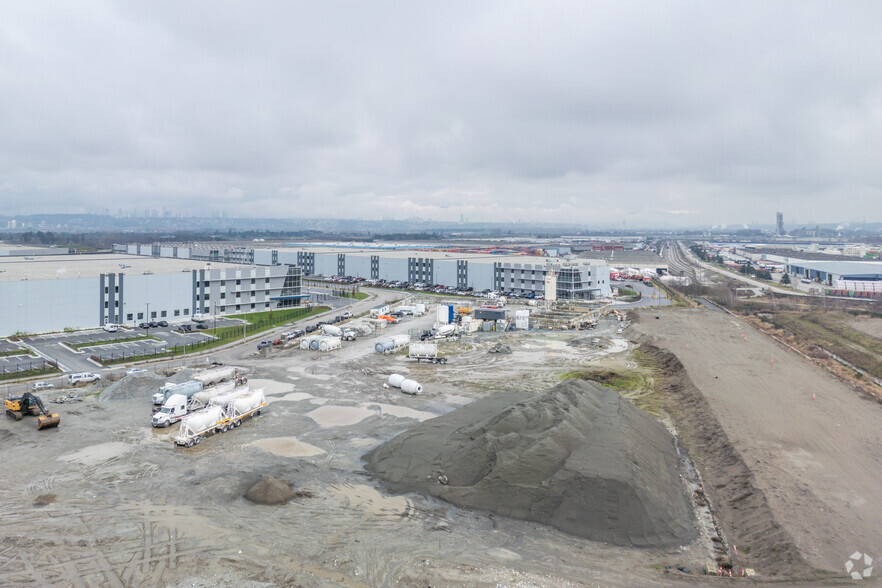 8080 Zylmans Way, Richmond, BC en alquiler - Foto del edificio - Imagen 3 de 4