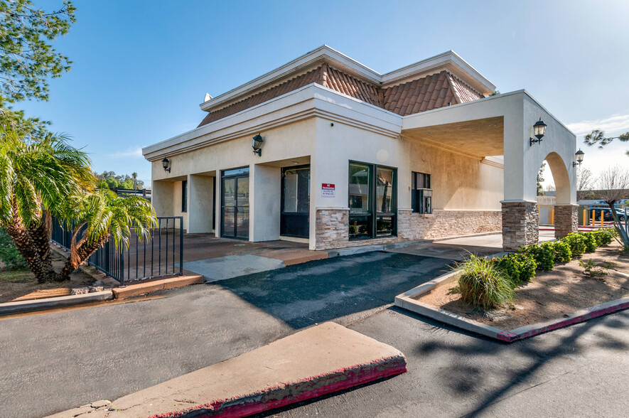 8816 Limonite Ave, Jurupa Valley, CA en venta - Foto del edificio - Imagen 1 de 2