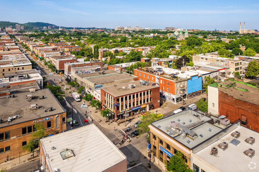 1695 Av Du Mont-Royal E, Montréal, QC en venta - Vista aérea - Imagen 2 de 12