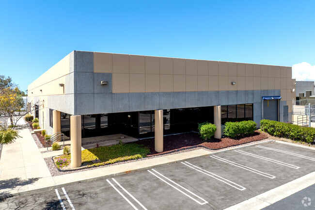 Más detalles para 2630 Business Park Dr, Vista, CA - Naves en venta