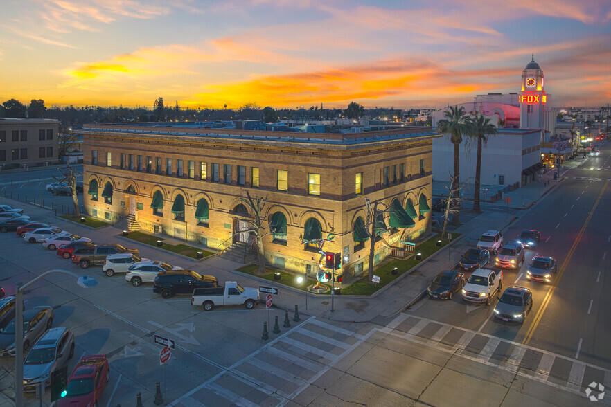 1712 19th St, Bakersfield, CA en alquiler - Foto del edificio - Imagen 1 de 34