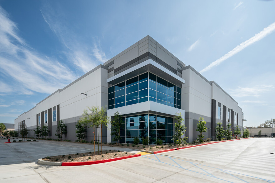 9920 Pioneer Blvd, Santa Fe Springs, CA en alquiler - Foto del edificio - Imagen 1 de 3