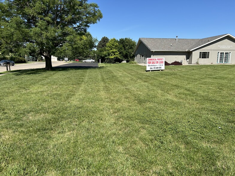 335 Wycoff Dr, North Sioux City, SD en venta - Foto del edificio - Imagen 2 de 21