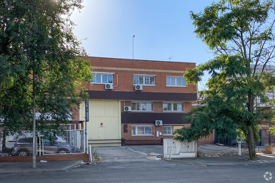 Calle Picos De Europa, 5, San Fernando De Henares, Madrid en venta - Foto del edificio - Imagen 2 de 2