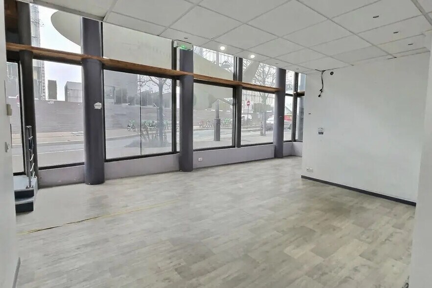 16 Rue Raymond Aron, Paris en venta - Foto del interior - Imagen 3 de 5