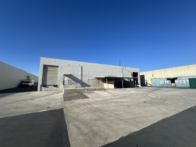 13600 Vaughn St, San Fernando, CA en alquiler - Foto del edificio - Imagen 3 de 4