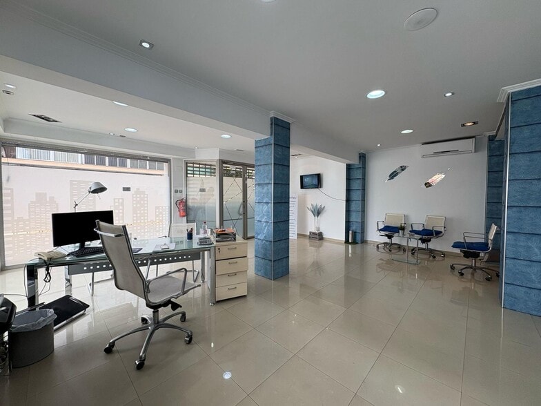 Local en Quart de Poblet, Valencia en alquiler - Foto del interior - Imagen 1 de 9