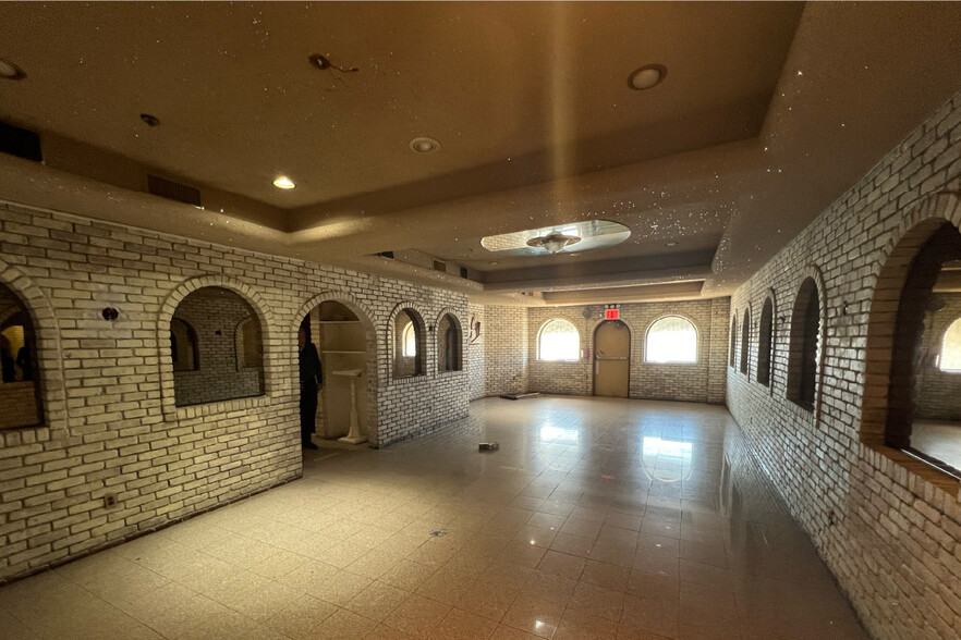 9625 Rockaway Blvd, Ozone Park, NY en venta - Foto del interior - Imagen 2 de 8