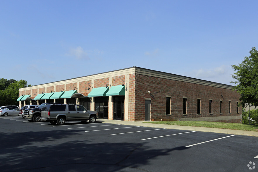 1101 Nowell Rd, Raleigh, NC en alquiler - Foto del edificio - Imagen 1 de 7