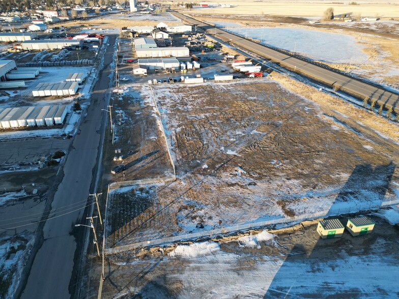 721 McCool St, Crossfield, AB en venta - Vista aérea - Imagen 3 de 3