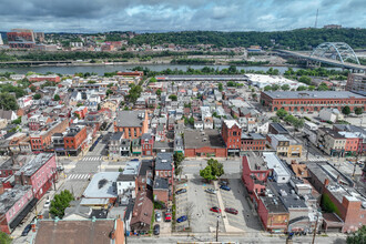 1910 E Carson St, Pittsburgh, PA - vista aérea  vista de mapa - Image1