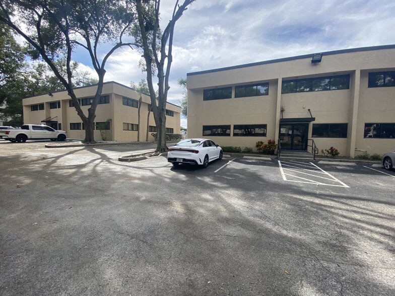 180 N Westmonte Dr, Altamonte Springs, FL en alquiler - Foto principal - Imagen 1 de 10