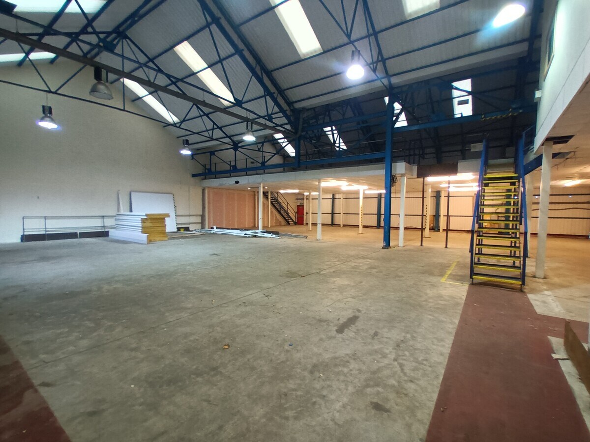 Bristol Rd, Dunball, SOM TA6 4TB - Unidad 110-111 -  - Foto del interior - Image 2 of 3
