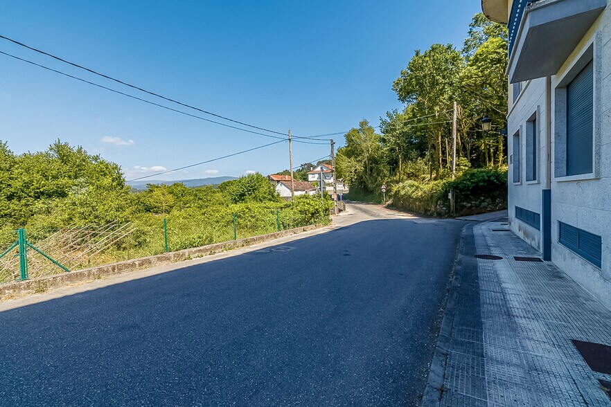 Local en Mondariz en venta - Foto del edificio - Imagen 3 de 22