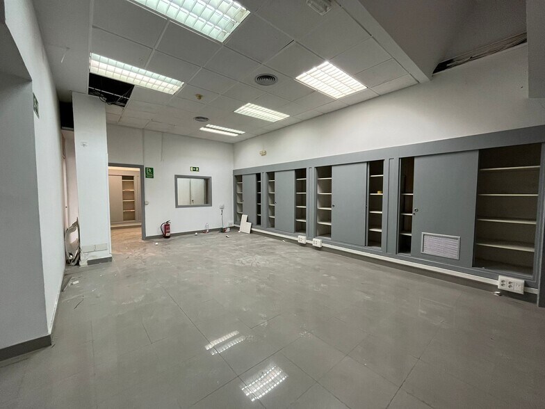 Edificio residencial en Madrid, Madrid en venta - Foto del edificio - Imagen 2 de 2