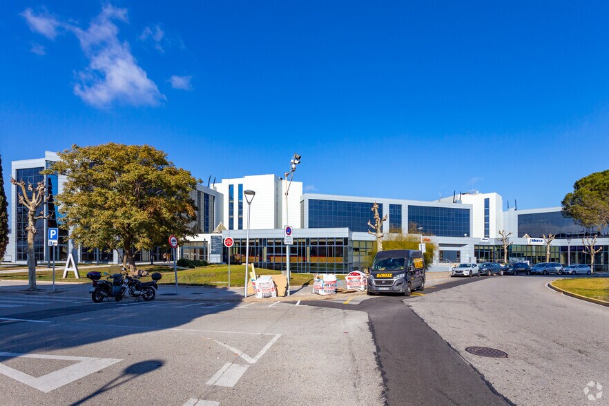 Plaça de la Volateria, 1, El Prat de Llobregat, Barcelona en alquiler - Foto del edificio - Imagen 2 de 5