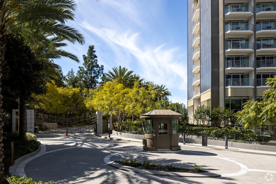 2025 Avenue of the Stars, Los Angeles, CA en alquiler - Foto del edificio - Imagen 2 de 7