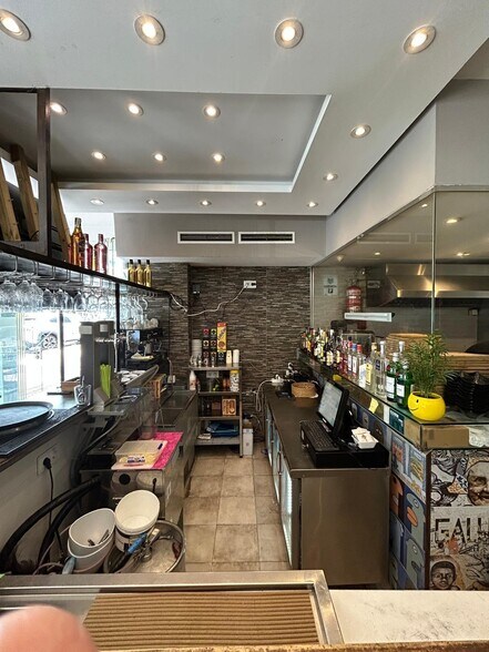 Local en Marbella, Málaga en alquiler - Foto del interior - Imagen 3 de 18