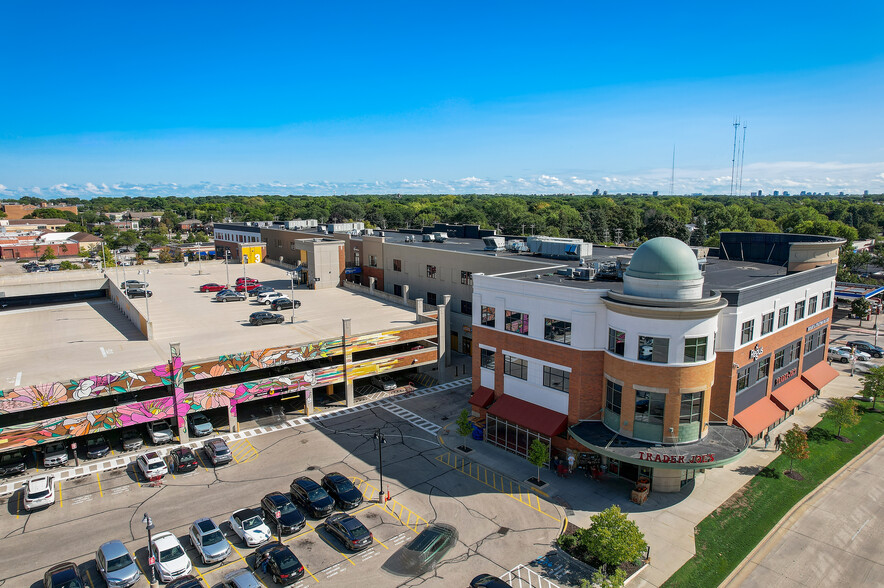 500 W Silver Spring Dr, Glendale, WI en alquiler - Foto del edificio - Imagen 2 de 12