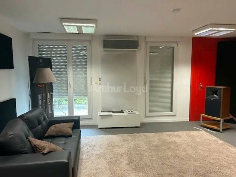 Local en Nancy en venta - Foto del edificio - Imagen 3 de 8