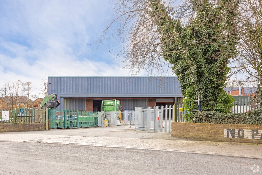 Wide Ln, Morley en venta - Foto del edificio - Imagen 3 de 3