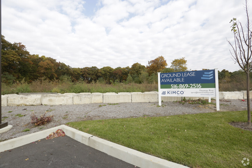 4005 Jericho Tpke, East Northport, NY en alquiler - Foto del edificio - Imagen 1 de 4